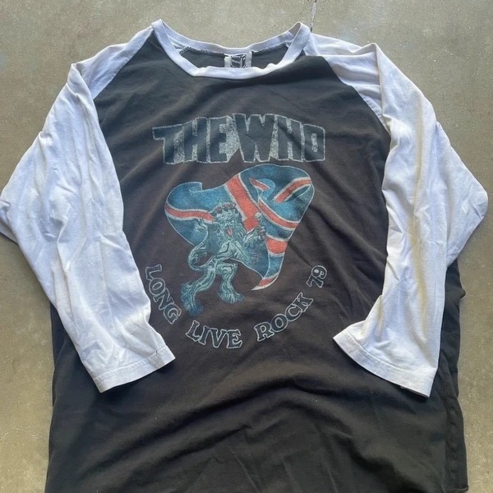 Vintage-Style Black & White Raglan Long Sleeve Graphic Tee
